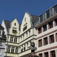 中世の風情が残るフランクフルトの心臓🏰✨「レーマー広場」