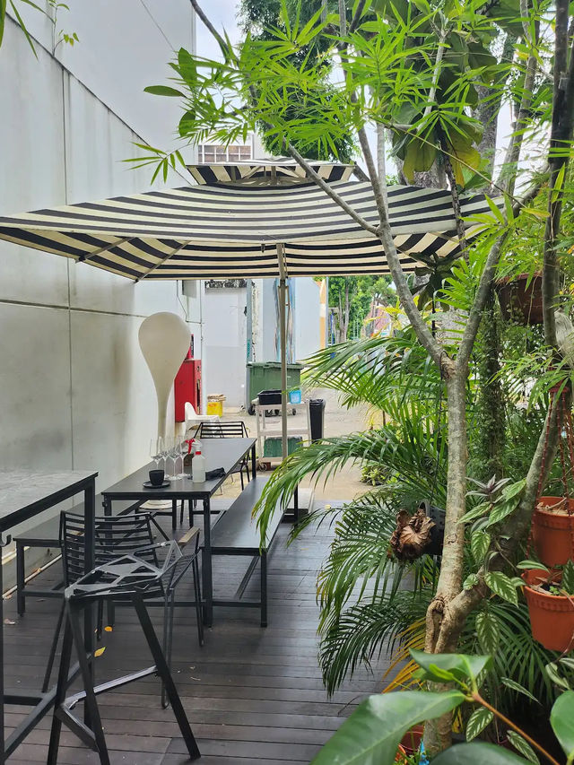Urban Equilibrium, Discovering Singapore’s Symmetrical Soul