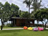 Danang Marriott Resort & Spa: A Relaxing Coastal Escape! 🌴🌊