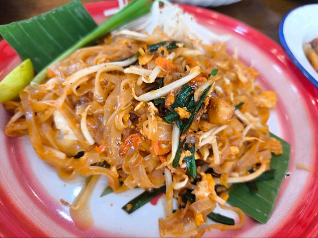 Homnoir หอมนัวร์ somtum&cafe 