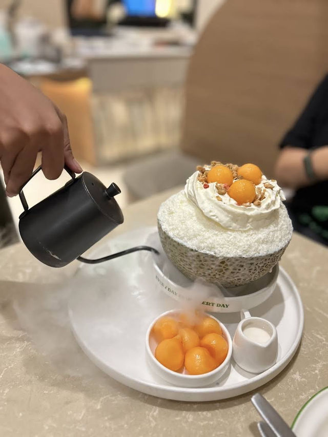 CheevitCheeva Hatyai, Bingsu Bliss in a Minimalist Haven