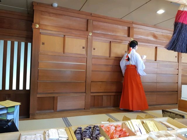 วัดเมจิ (Meiji Jingu) – ศาลเจ้าศักดิ์สิทธิ์