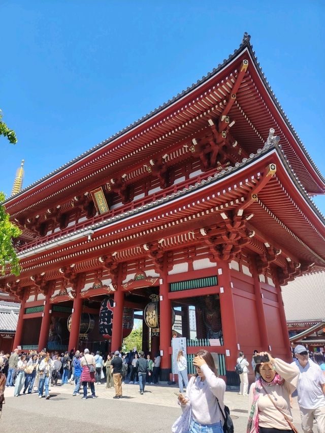 “From Giant Lanterns to Tiny Dolls: A Soulful Stroll Through Asakusa