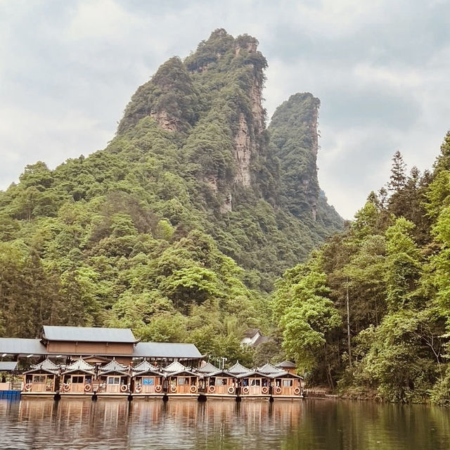 Baofeng Lake: A Tranquil Paradise in Zhangjiajie's Avatar Mountains