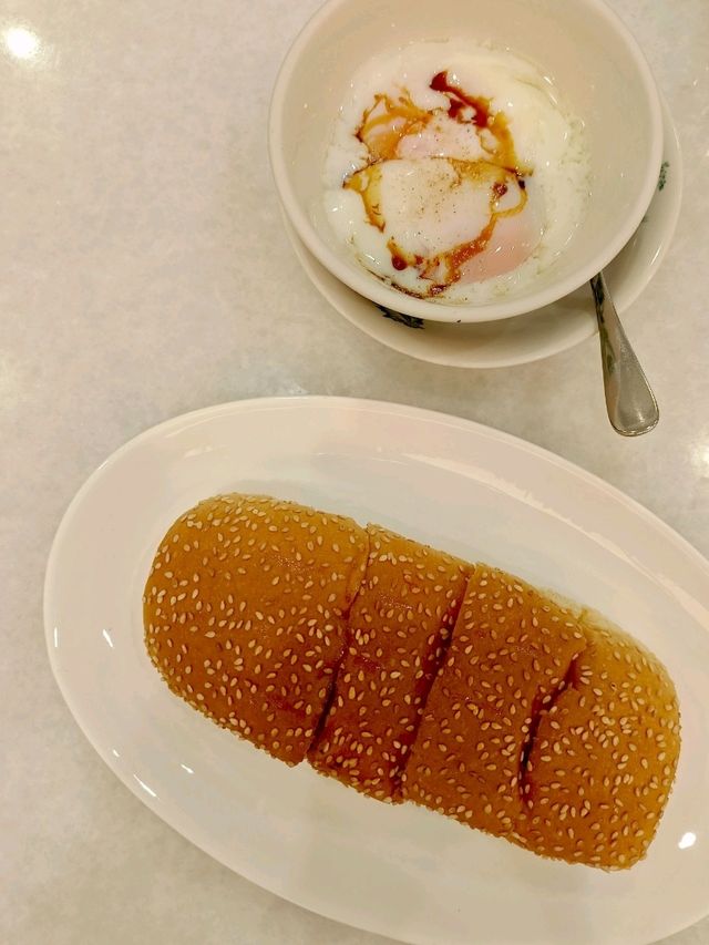 Rich Baker at 1 Utama, Damansara Utama.