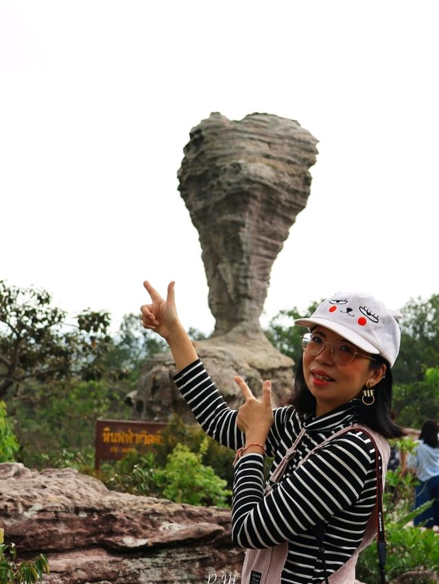 ลานหินงาม อัศจรรย์ประติมากรรมธรรมชาติ