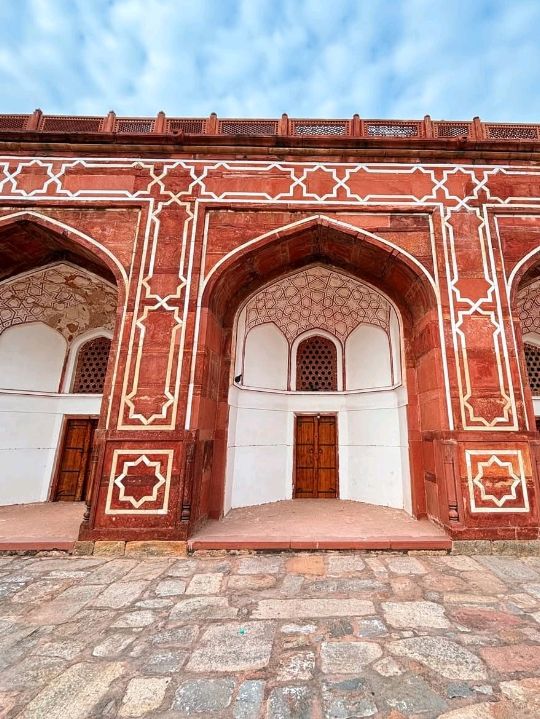 🏰 Whispers of the Past: A Stroll Through Humayun’s Tomb 🌿 🏰 Whispers of the Past: A Stroll Through Humayun’s Tomb 🌿