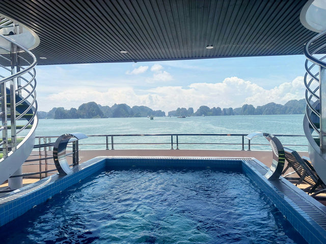 探索神秘的跳島之旅～下龍灣