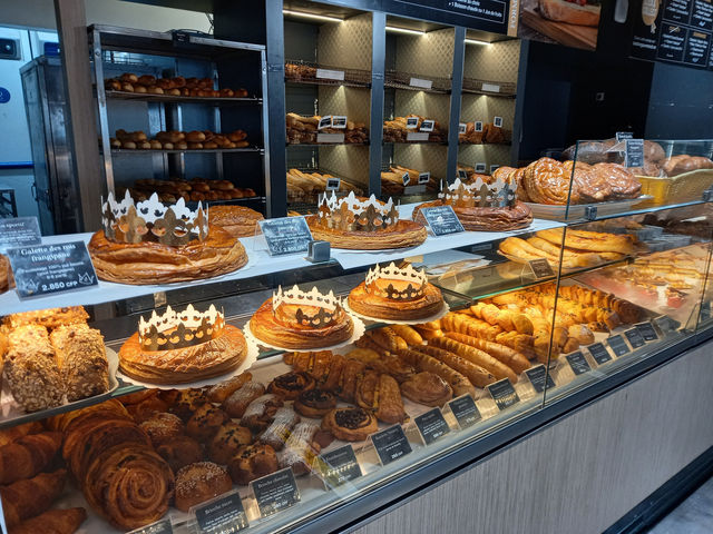 L'Atelier Gourmand(フランスパン・ケーキ屋)