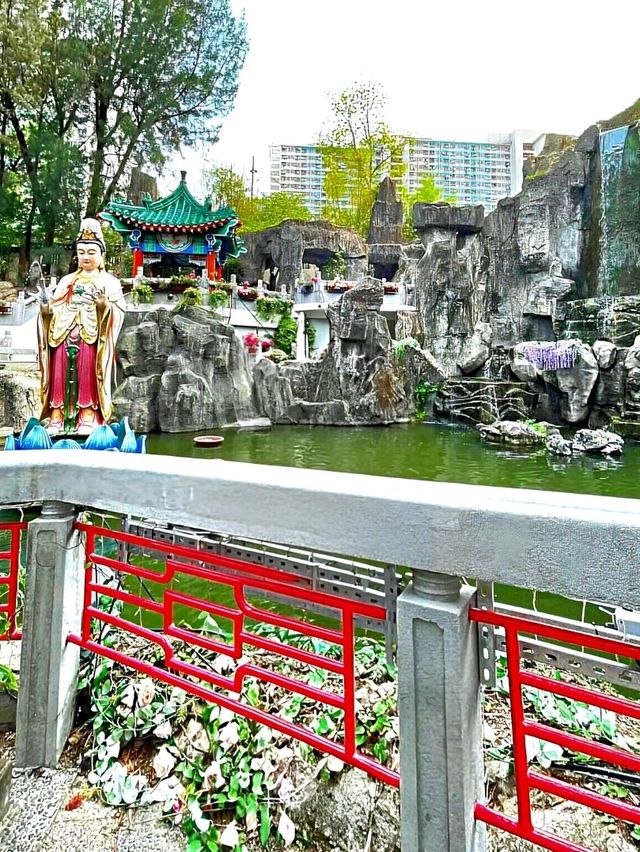 Wong Tai Sin Temple Hong Kong: Elegance in Chinese Architecture Wong Tai Sin Temple Hong Kong: Elegance in Chinese Architecture