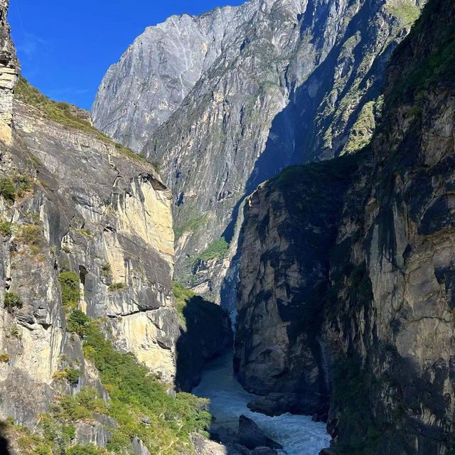 Hiking Tiger Leaping Gorge: An Epic Journey Through One of the World’s Deepest Canyons