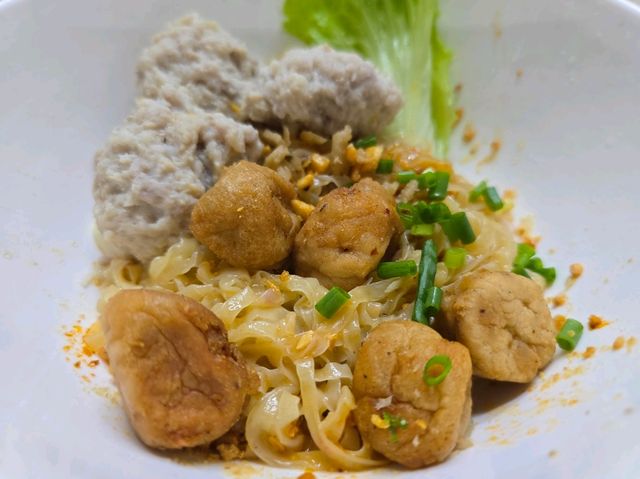 ร้านแซว ก๋วยเตี๋ยวลูกชิ้นปลา