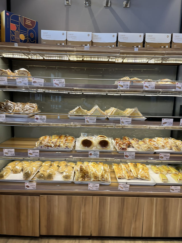 咖啡、蛋糕與烘焙專門店@85°C