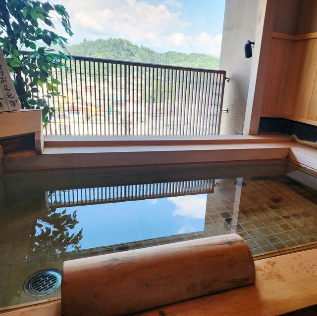 โรงแรมออนเซ็น ใกล้ Takayama Station มันเริ่ดมากก