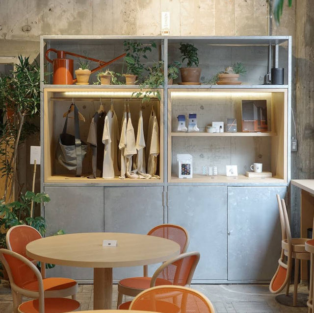 【東京/日本橋兜町🇯🇵】元銀行のレトロビルが現代に蘇る✨ CAFE DANCE