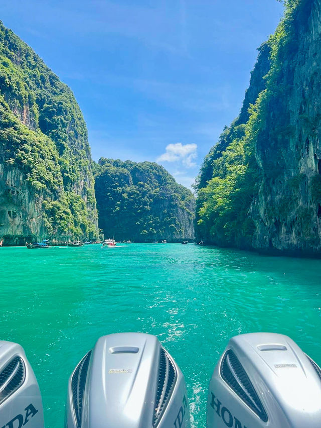 ความงดงามเหนือคำบรรยาย ที่อ่าวมาหยา
