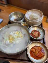 牛骨湯麵同水冷麵必食
