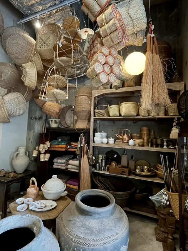 Visualizing Culture: A Tokyo Shop with Soul Visualizing Culture: A Tokyo Shop with Soul