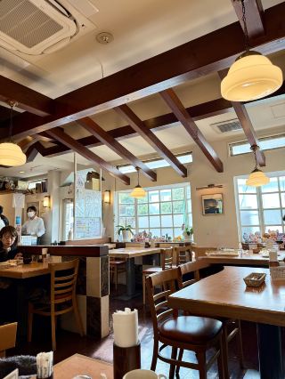 레트로 감성과 편안한 음식, 킨시초의 시라츠유