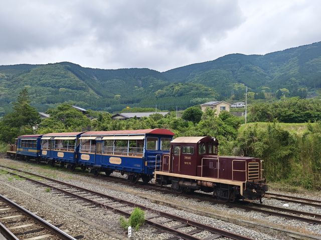 Aso Boy รถไฟท่องเที่ยวขวัญใจเด็ก ๆ 