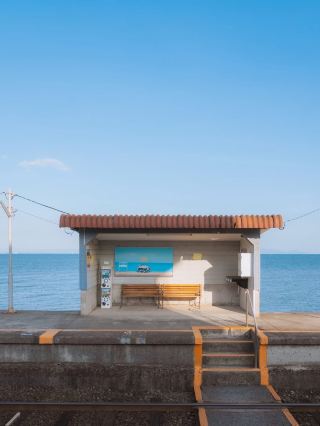  海がそのまま絶景になる駅。