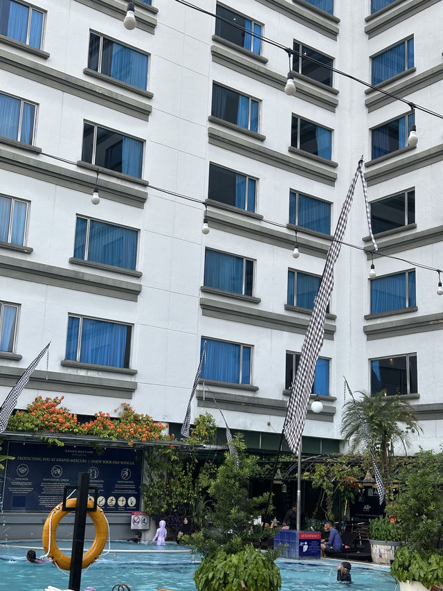 Stay Mewah dan Elegan di Grand Mercure Medan