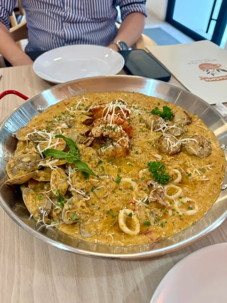 🥘 드디어 조호르바루에서 돈이 아깝지 않은 해산물 빠에야를 찾았어요! 🇪🇸✨