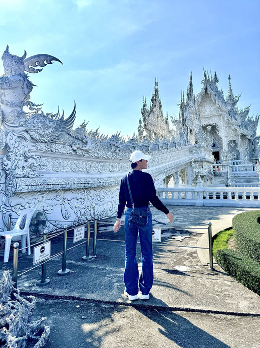 ワット・ロンクン（Wat Rong Khun）チェンライ「ホワイト・テンプル 