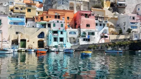 點解普羅奇達 (Procida) 係一個令你想一去再去、永誌難忘嘅旅遊勝地 🇮🇹 — traveler post in 普羅奇達