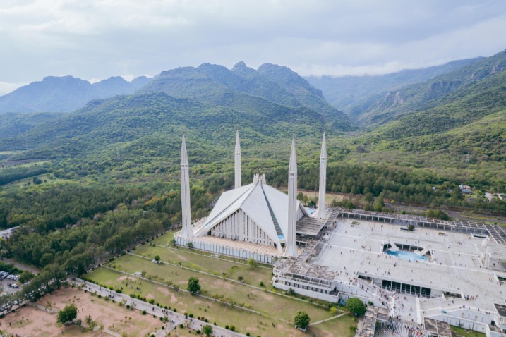 🇵🇰✨ Discover the Beauty of Islamabad, Pakistan! 🏞️🌿Islamabad is a city where natural beauty mee