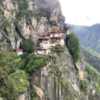 🏞️✨ A Journey to Bhutan’s Tiger's Nest! ✨🏞️