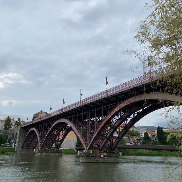 🇸🇮 The Bridge with Amazing View : Glavni Most 🌉