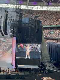 London | Happy to enjoy the eras tour with Taylor swift