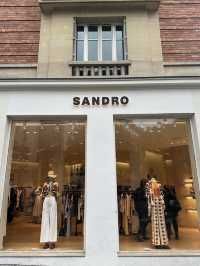 I love shopping in Paris 🛍️🛒