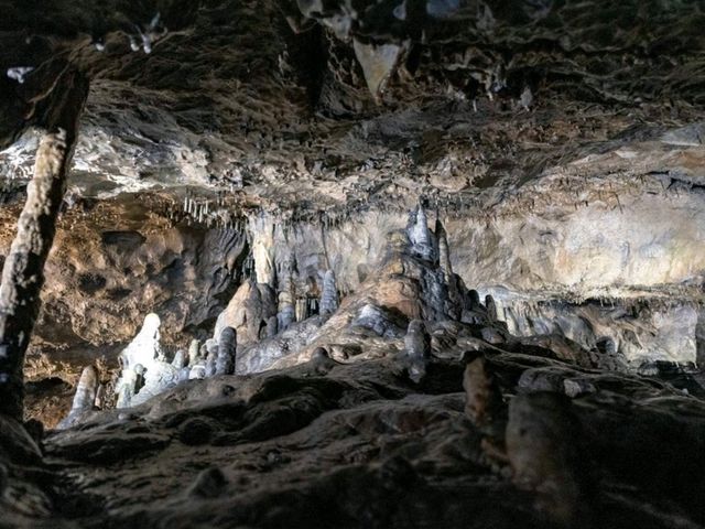 ท่องดินแดนมหัศจรรย์ใต้พิภพในถ้ำ Cave of Han