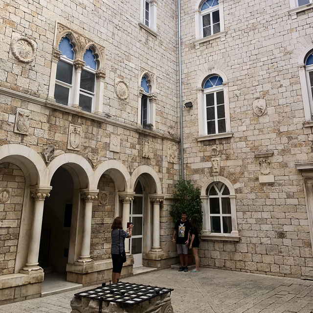 Trotting around Trogir