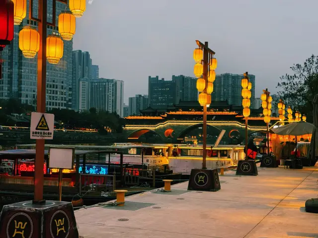 One Day in Chengdu: Wuhou Temple, Jinli, and Jiuyanqiao