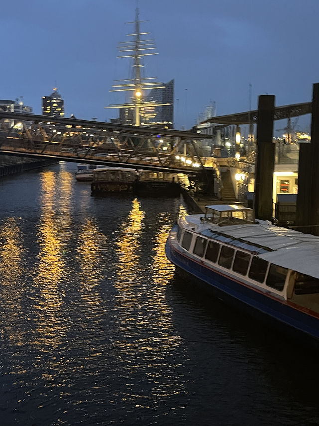 Frost & Found: Chasing Christmas Magic in Hamburg