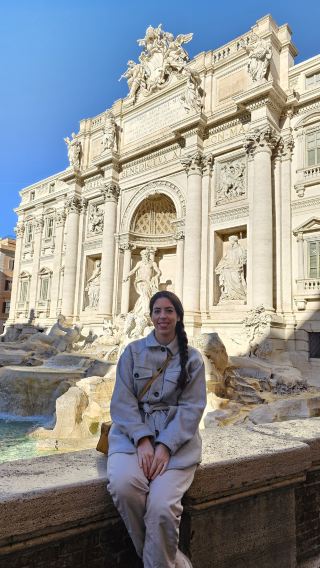 📍 Peaceful Morning Views at the Trevi Fountain 🌅🗽