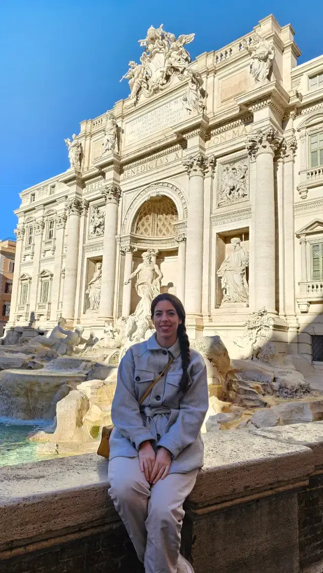📍 Peaceful Morning Views at the Trevi Fountain 🌅🗽