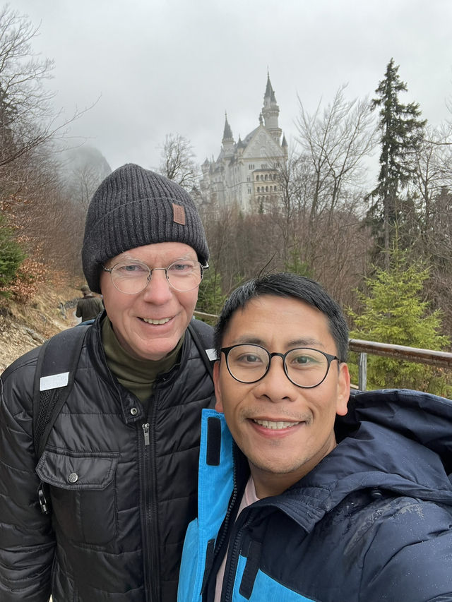 Straight out of a fairytale — welcome to Schloss Neuschwanstein 🏰✨