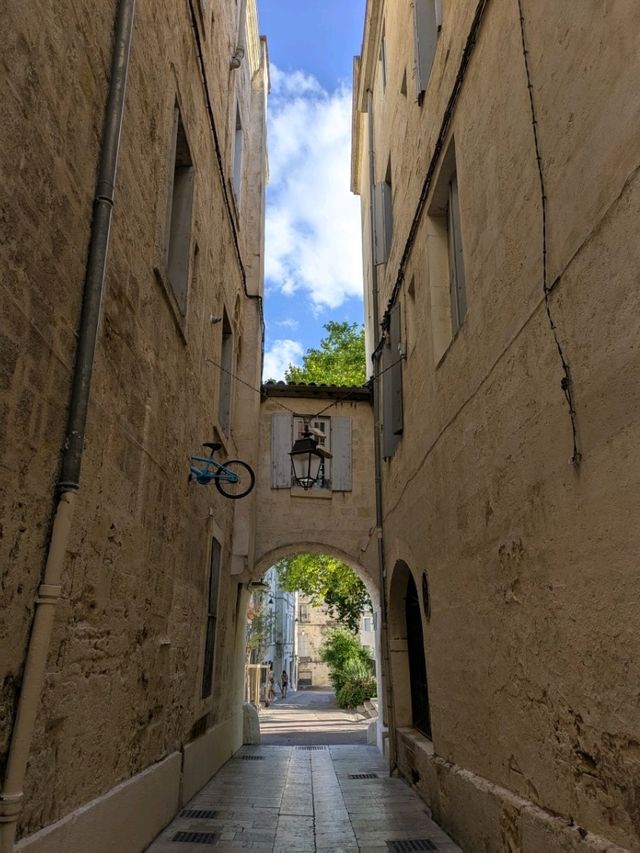 🎶 Evening Charm in Montpellier: Music, History, and Stone-Paved Streets