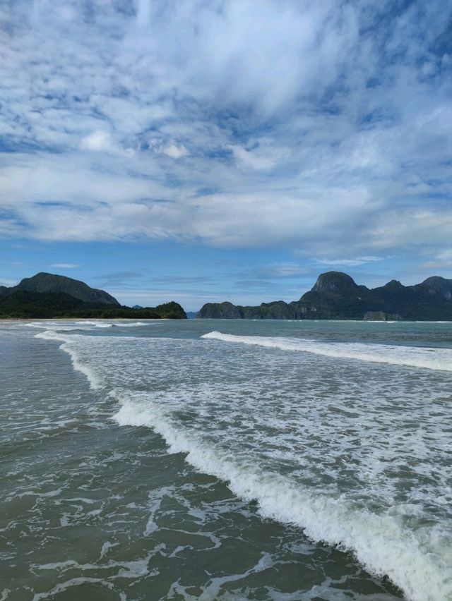 Two Islands, One Dream: El Nido vs. Boracay