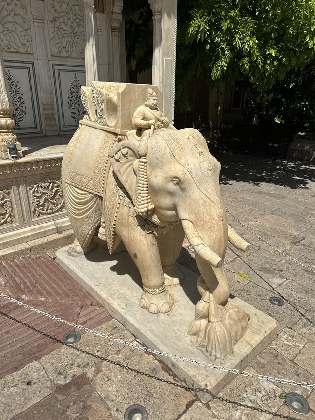 👑 Jaipur's Royal Heart: Inside the Magnificent City Palace