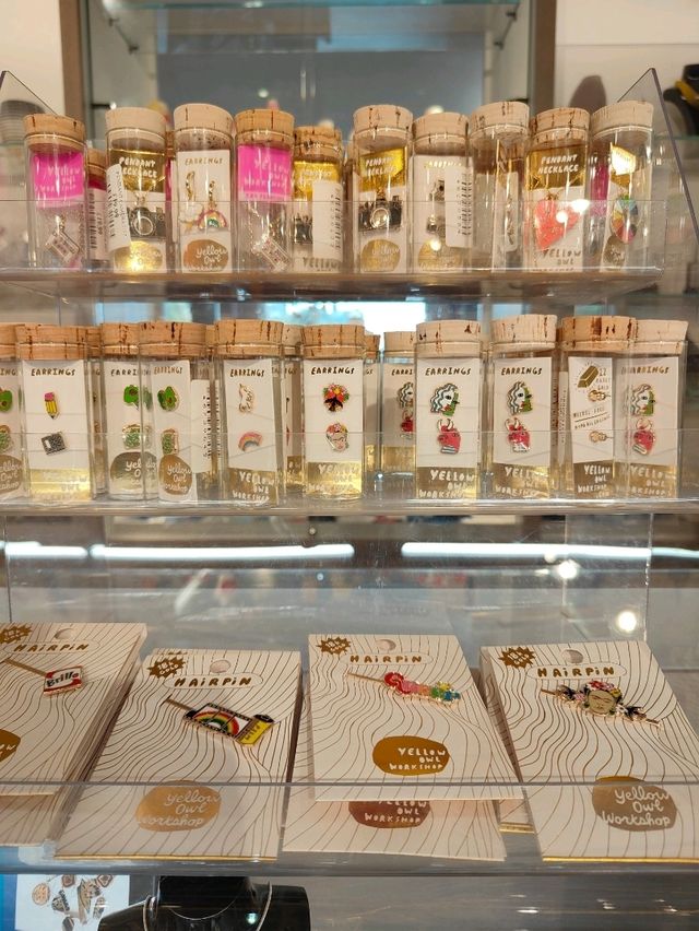 Souvenirs of Story: The National Gallery Shop in Edinburgh