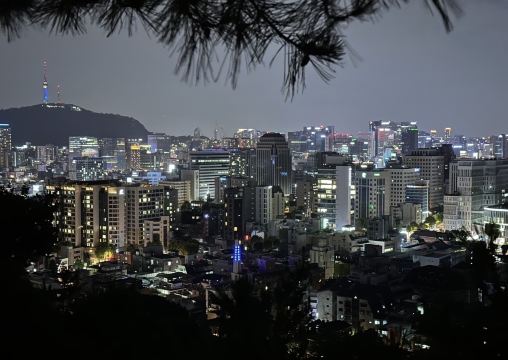 Naksan Park, Seoul: an evening above the city