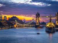 The Blue Bridge of the Thames!