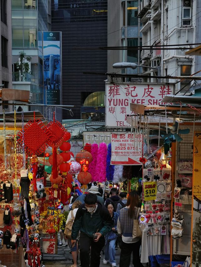 Hong Kong Central Street Sweeping: Looking for Super Popular Photo Spots, Instantly Take Pictures