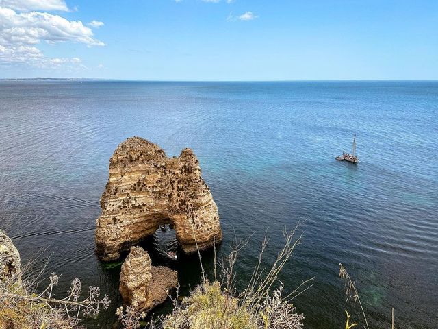 Awe-Inspiring Views on Clifftop Trails in Lagos, Portugal 🌊📷