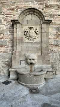 Black spade fountain Font de Sant Llorenç o de